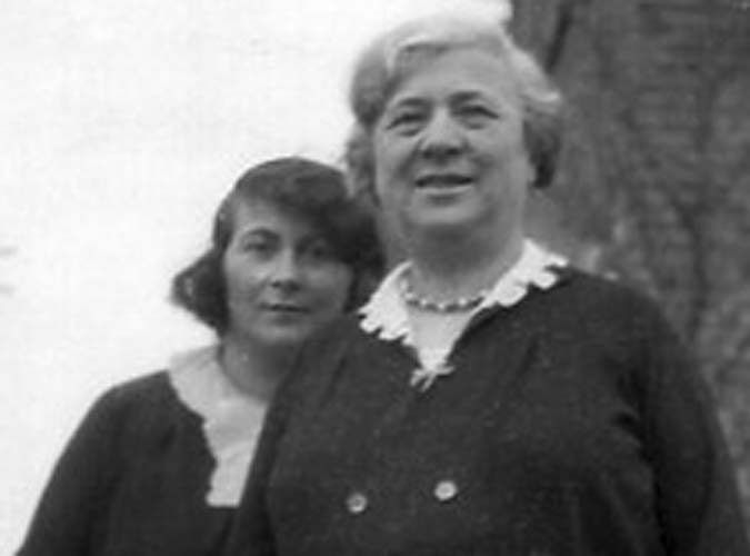 Lesbians Under The Nazi Regime - Holocaust Victims: Mary Pünjer with her mother Lina Pünjer