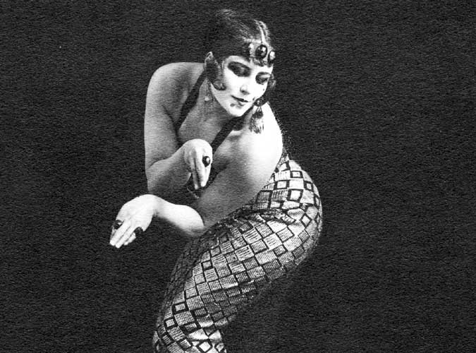 Lesbian / Bi Dancers: Carmen Tórtola Valencia