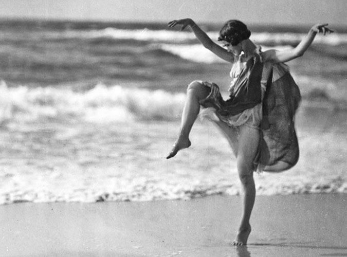Famous Historical Lesbians: Isadora Duncan