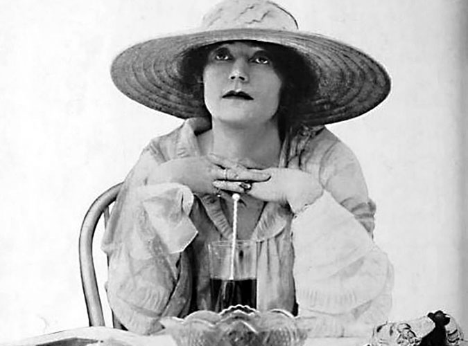 Famous Historical Lesbians: Mary MacLane