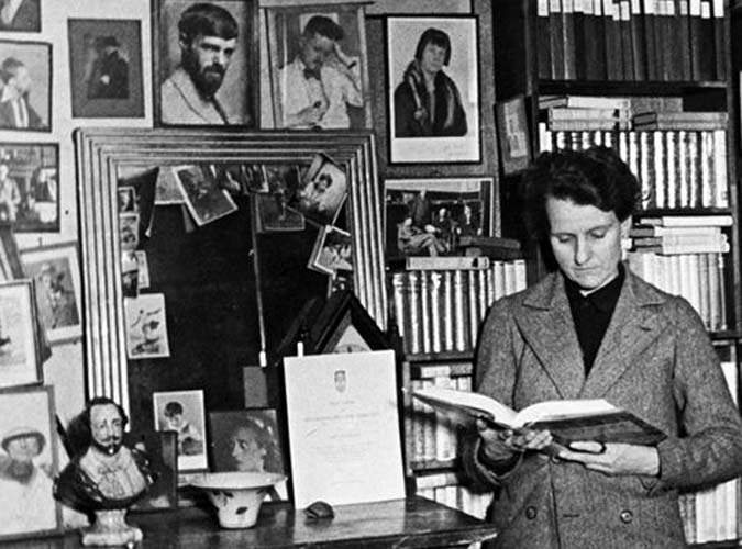 Documentaries on Lesbians: Sylvia Beach interview on James Joyce and Shakespeare & Company